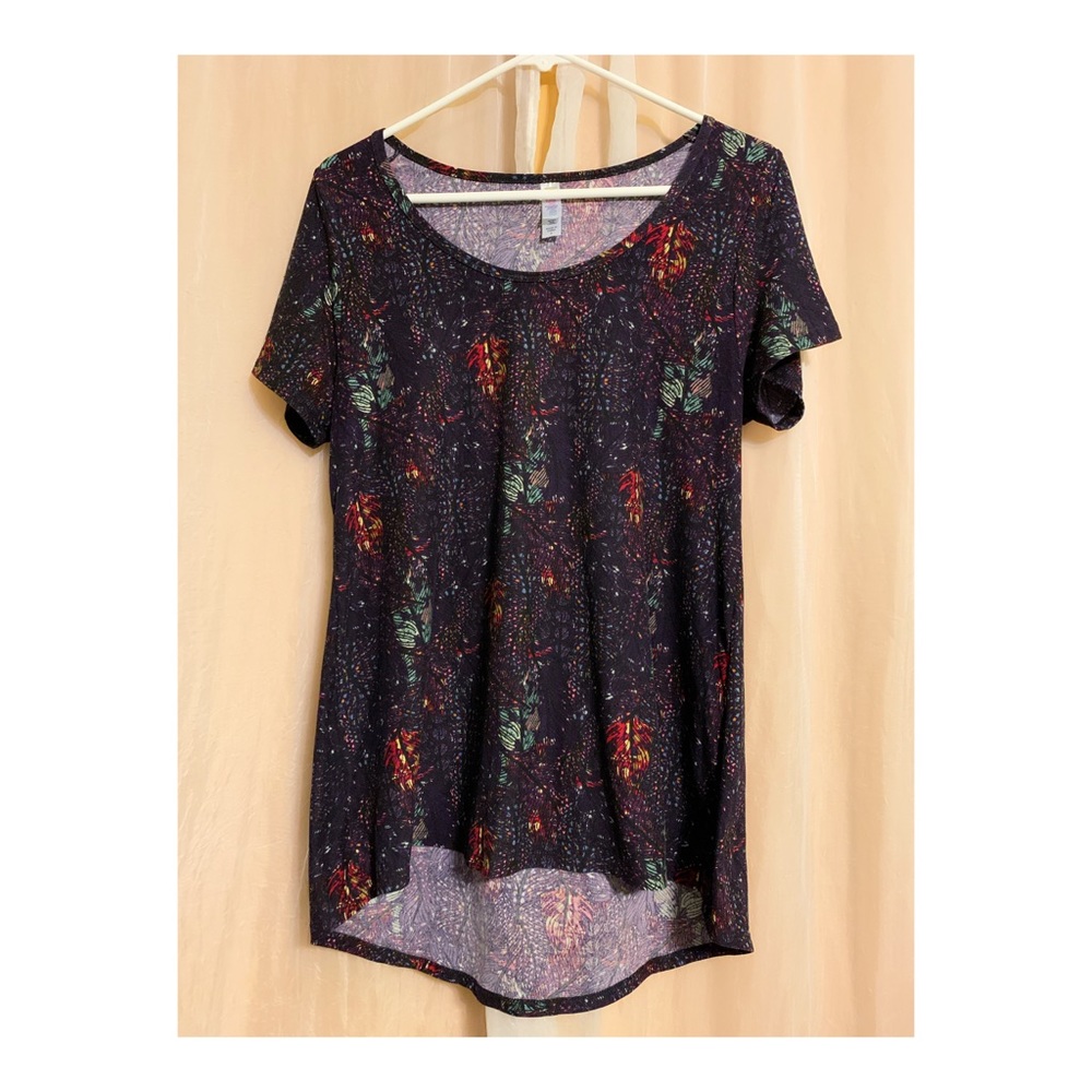 Lularoe Classic Tee — FREE WITH BUNDLE